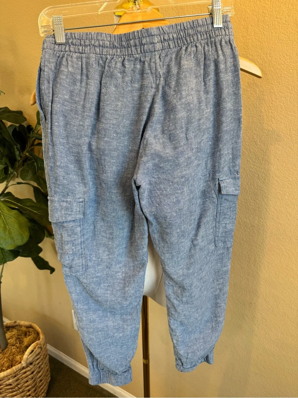 Banana Republic Women’s Cropped Linen Jogger Pants Size XS Blue Chambray Cargo